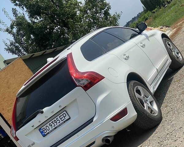 Белый Вольво ХС60, объемом двигателя 2 л и пробегом 148 тыс. км за 14499 $, фото 3 на Automoto.ua