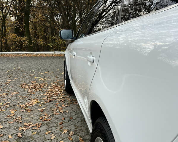 Белый Вольво ХС60, объемом двигателя 2 л и пробегом 238 тыс. км за 17500 $, фото 16 на Automoto.ua