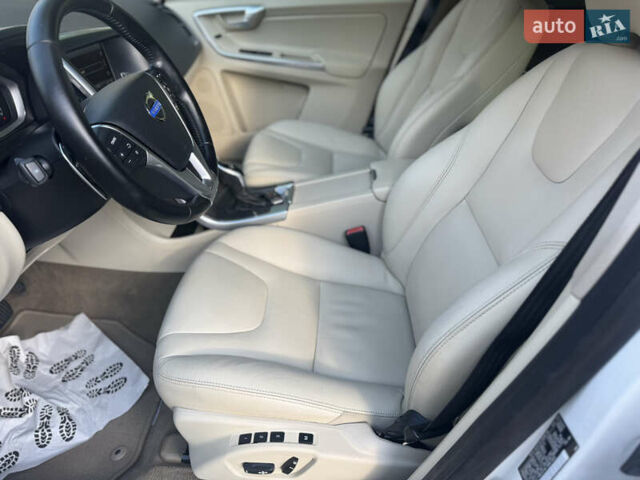 Білий Вольво ХС60, об'ємом двигуна 3 л та пробігом 202 тис. км за 14200 $, фото 36 на Automoto.ua