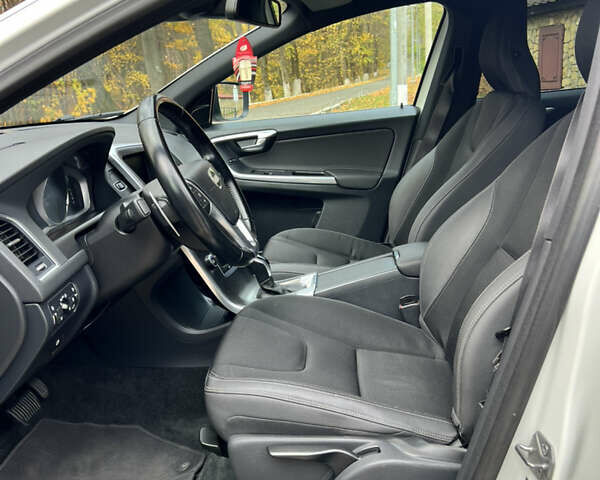 Белый Вольво ХС60, объемом двигателя 2 л и пробегом 238 тыс. км за 17500 $, фото 21 на Automoto.ua