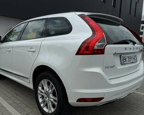 Белый Вольво ХС60, объемом двигателя 2.5 л и пробегом 145 тыс. км за 14999 $, фото 22 на Automoto.ua