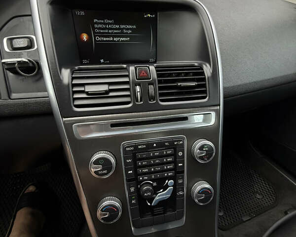 Белый Вольво ХС60, объемом двигателя 2.5 л и пробегом 145 тыс. км за 14999 $, фото 11 на Automoto.ua