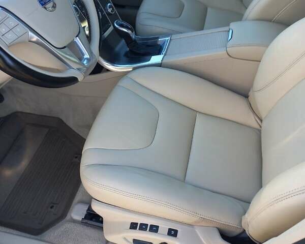 Белый Вольво ХС60, объемом двигателя 3 л и пробегом 190 тыс. км за 14900 $, фото 16 на Automoto.ua