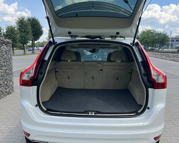 Белый Вольво ХС60, объемом двигателя 2.95 л и пробегом 125 тыс. км за 18500 $, фото 7 на Automoto.ua