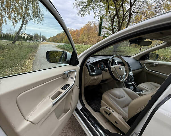 Белый Вольво ХС60, объемом двигателя 2.5 л и пробегом 252 тыс. км за 16500 $, фото 11 на Automoto.ua