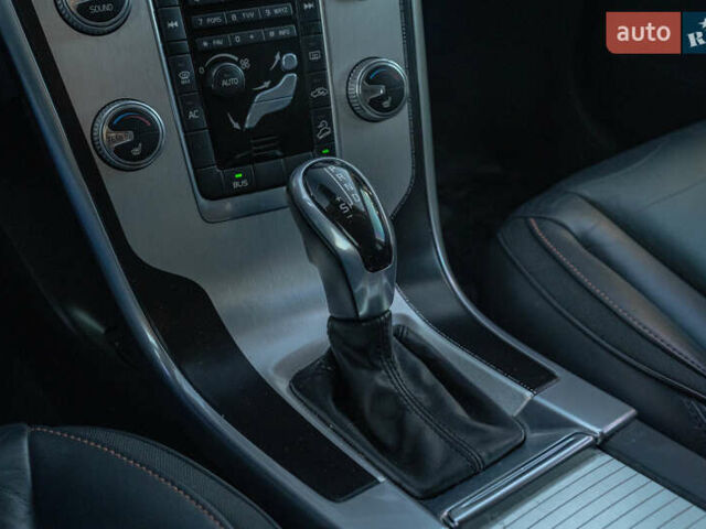 Білий Вольво ХС60, об'ємом двигуна 2.4 л та пробігом 110 тис. км за 23900 $, фото 27 на Automoto.ua