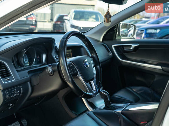 Білий Вольво ХС60, об'ємом двигуна 2.4 л та пробігом 110 тис. км за 23900 $, фото 17 на Automoto.ua