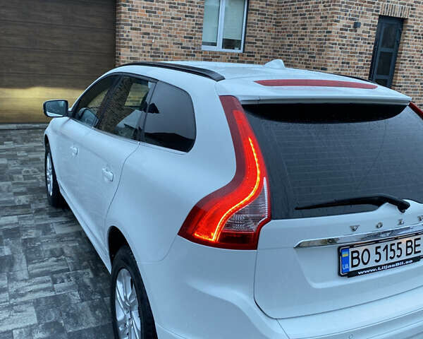 Белый Вольво ХС60, объемом двигателя 2 л и пробегом 310 тыс. км за 17700 $, фото 28 на Automoto.ua