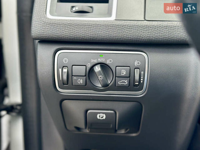 Белый Вольво ХС60, объемом двигателя 2.4 л и пробегом 244 тыс. км за 18500 $, фото 10 на Automoto.ua