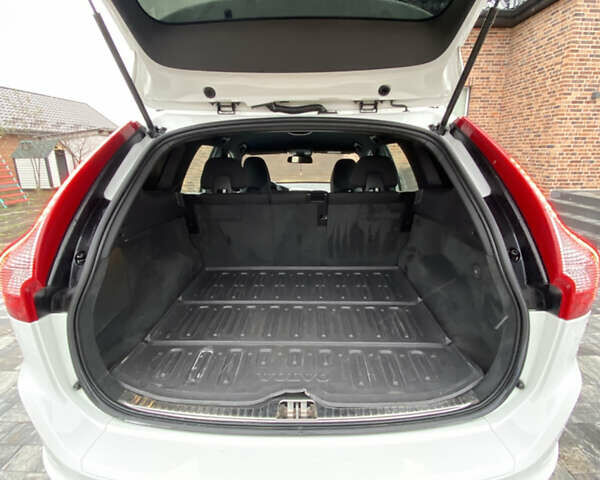 Белый Вольво ХС60, объемом двигателя 2 л и пробегом 310 тыс. км за 17700 $, фото 15 на Automoto.ua