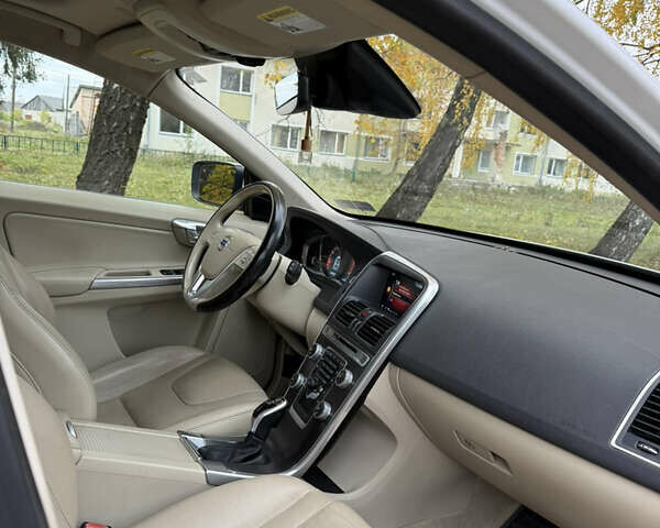 Белый Вольво ХС60, объемом двигателя 2.5 л и пробегом 252 тыс. км за 16500 $, фото 15 на Automoto.ua