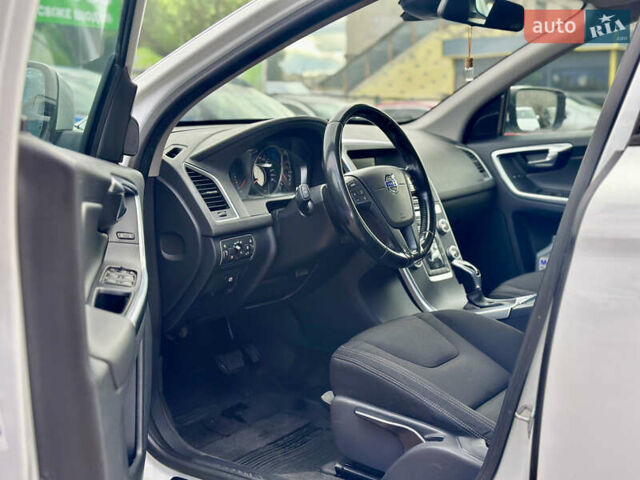 Белый Вольво ХС60, объемом двигателя 2.4 л и пробегом 244 тыс. км за 18500 $, фото 8 на Automoto.ua