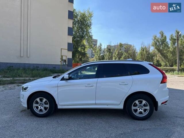 Белый Вольво ХС60, объемом двигателя 1.98 л и пробегом 161 тыс. км за 20000 $, фото 3 на Automoto.ua