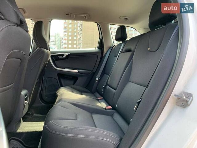 Белый Вольво ХС60, объемом двигателя 1.98 л и пробегом 245 тыс. км за 14990 $, фото 9 на Automoto.ua