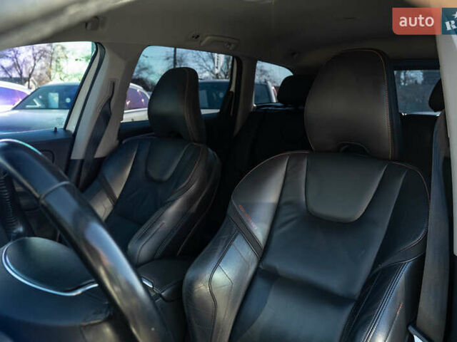 Білий Вольво ХС60, об'ємом двигуна 2.4 л та пробігом 110 тис. км за 23900 $, фото 28 на Automoto.ua