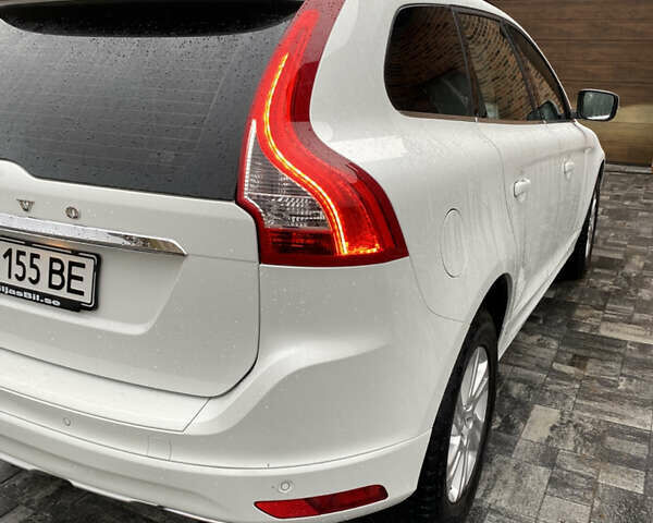 Белый Вольво ХС60, объемом двигателя 2 л и пробегом 310 тыс. км за 17700 $, фото 24 на Automoto.ua