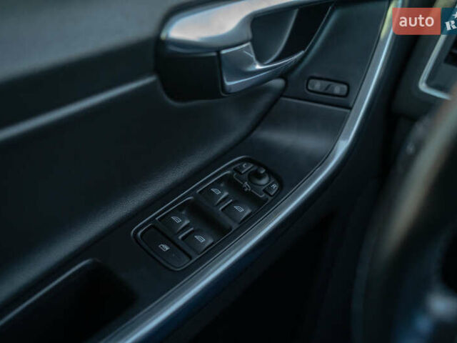 Білий Вольво ХС60, об'ємом двигуна 2.4 л та пробігом 110 тис. км за 23900 $, фото 15 на Automoto.ua