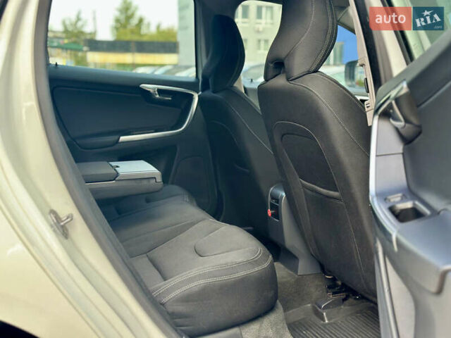 Белый Вольво ХС60, объемом двигателя 2.4 л и пробегом 244 тыс. км за 18500 $, фото 18 на Automoto.ua