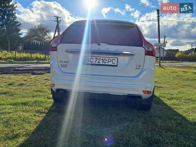 Білий Вольво ХС60, об'ємом двигуна 3 л та пробігом 190 тис. км за 14500 $, фото 4 на Automoto.ua