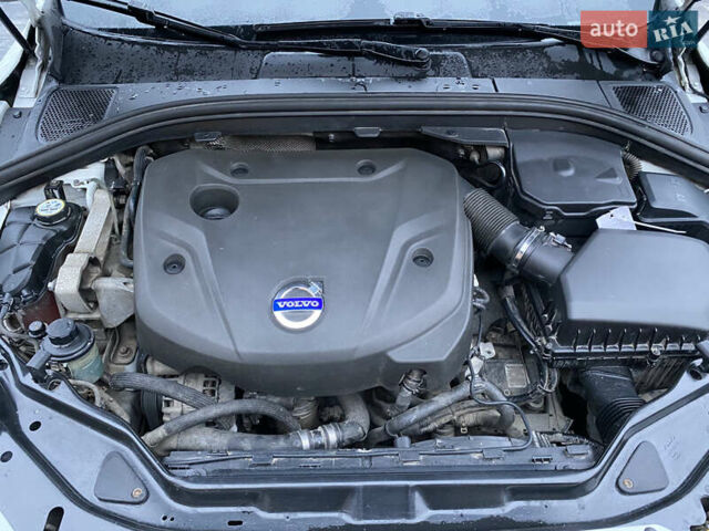 Белый Вольво ХС60, объемом двигателя 2 л и пробегом 310 тыс. км за 17700 $, фото 39 на Automoto.ua