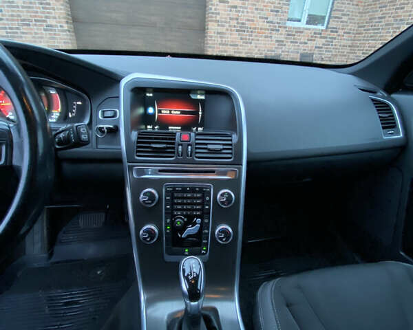 Белый Вольво ХС60, объемом двигателя 2 л и пробегом 310 тыс. км за 17700 $, фото 35 на Automoto.ua