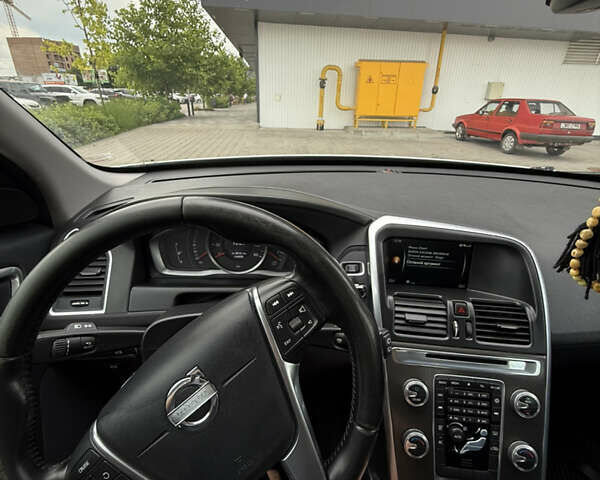 Белый Вольво ХС60, объемом двигателя 2.5 л и пробегом 145 тыс. км за 14999 $, фото 10 на Automoto.ua