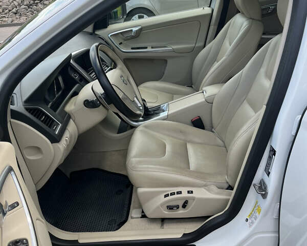 Белый Вольво ХС60, объемом двигателя 2.95 л и пробегом 125 тыс. км за 18500 $, фото 12 на Automoto.ua