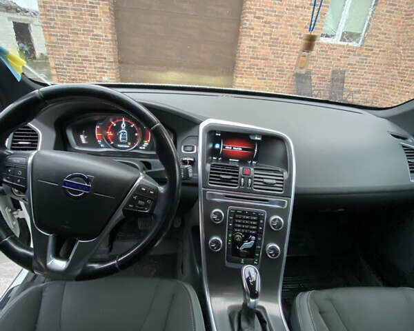 Белый Вольво ХС60, объемом двигателя 2 л и пробегом 310 тыс. км за 17700 $, фото 17 на Automoto.ua