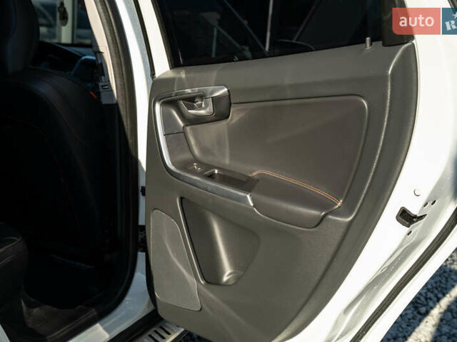 Білий Вольво ХС60, об'ємом двигуна 2.4 л та пробігом 110 тис. км за 23900 $, фото 34 на Automoto.ua