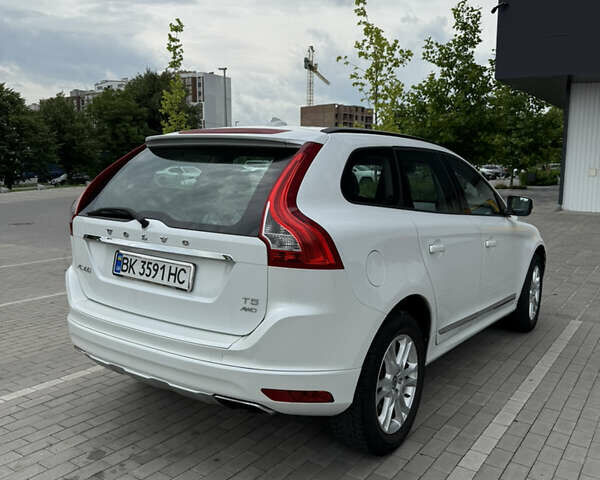 Белый Вольво ХС60, объемом двигателя 2.5 л и пробегом 145 тыс. км за 14999 $, фото 4 на Automoto.ua