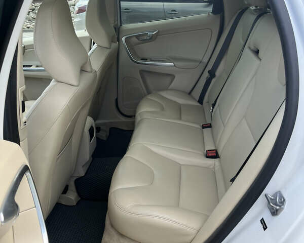 Белый Вольво ХС60, объемом двигателя 2.95 л и пробегом 125 тыс. км за 18500 $, фото 18 на Automoto.ua