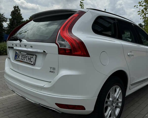 Белый Вольво ХС60, объемом двигателя 2.5 л и пробегом 145 тыс. км за 14999 $, фото 23 на Automoto.ua