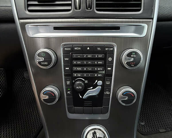 Белый Вольво ХС60, объемом двигателя 2.5 л и пробегом 145 тыс. км за 14999 $, фото 15 на Automoto.ua