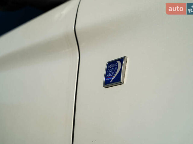 Білий Вольво ХС60, об'ємом двигуна 2.4 л та пробігом 110 тис. км за 23900 $, фото 12 на Automoto.ua