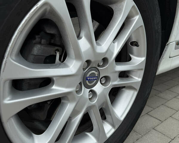 Белый Вольво ХС60, объемом двигателя 2.5 л и пробегом 145 тыс. км за 14999 $, фото 26 на Automoto.ua