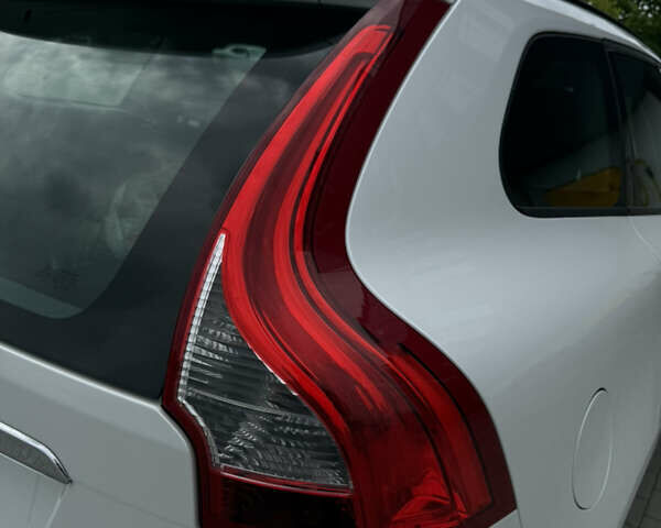 Белый Вольво ХС60, объемом двигателя 2.5 л и пробегом 145 тыс. км за 14999 $, фото 24 на Automoto.ua