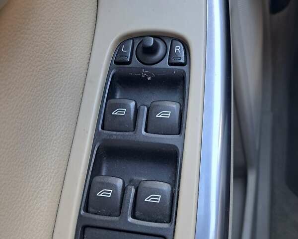 Білий Вольво ХС60, об'ємом двигуна 3 л та пробігом 190 тис. км за 14500 $, фото 15 на Automoto.ua