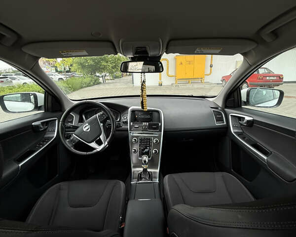 Белый Вольво ХС60, объемом двигателя 2.5 л и пробегом 145 тыс. км за 14999 $, фото 8 на Automoto.ua