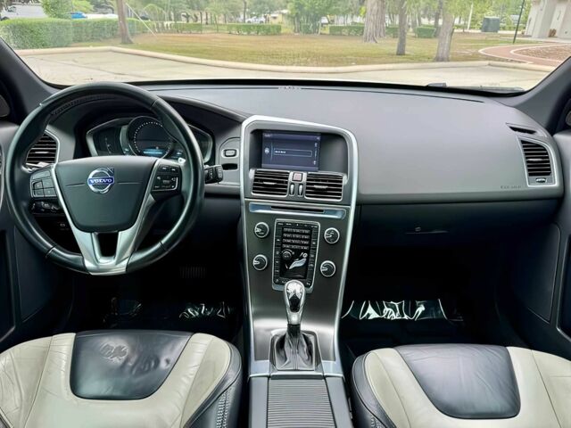 Белый Вольво ХС60, объемом двигателя 3 л и пробегом 76 тыс. км за 10450 $, фото 7 на Automoto.ua