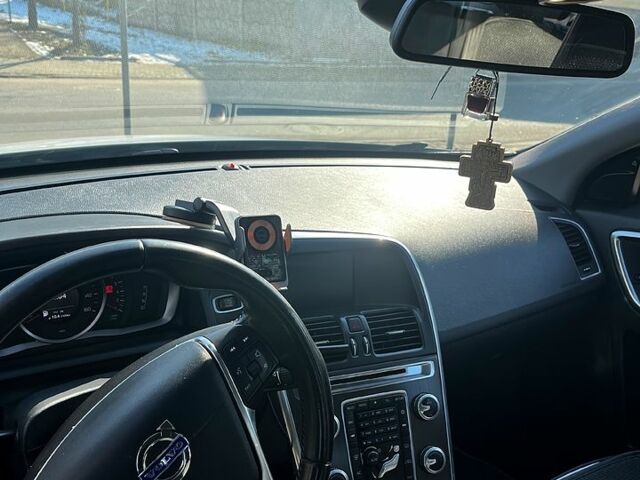 Вольво ХС60 2015 в Луцке на Automoto.ua Белый Вольво ХС60, объемом двигателя 2 л и пробегом 207 тыс. км за 16000 $, фото 6 на Automoto.ua