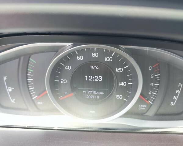 Белый Вольво ХС60, объемом двигателя 1.97 л и пробегом 207 тыс. км за 15299 $, фото 8 на Automoto.ua