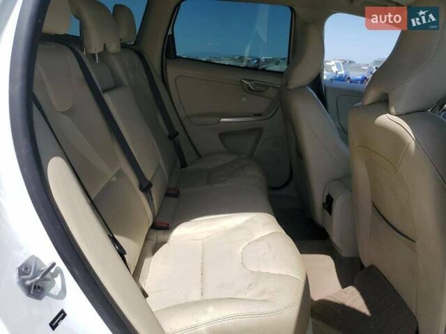 Белый Вольво ХС60, объемом двигателя 2 л и пробегом 119 тыс. км за 8100 $, фото 6 на Automoto.ua