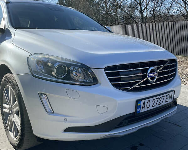 Белый Вольво ХС60, объемом двигателя 2.4 л и пробегом 244 тыс. км за 18500 $, фото 3 на Automoto.ua