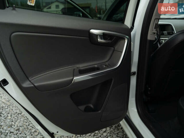 Белый Вольво ХС60, объемом двигателя 1.97 л и пробегом 247 тыс. км за 19800 $, фото 34 на Automoto.ua