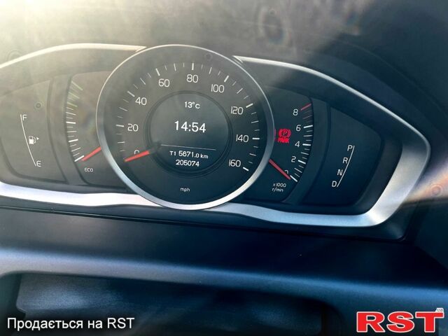 Вольво ХС60 2015 в Луцке на Automoto.ua Белый Вольво ХС60, объемом двигателя 2 л и пробегом 207 тыс. км за 16000 $, фото 1 на Automoto.ua