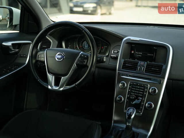 Белый Вольво ХС60, объемом двигателя 1.97 л и пробегом 247 тыс. км за 19800 $, фото 22 на Automoto.ua