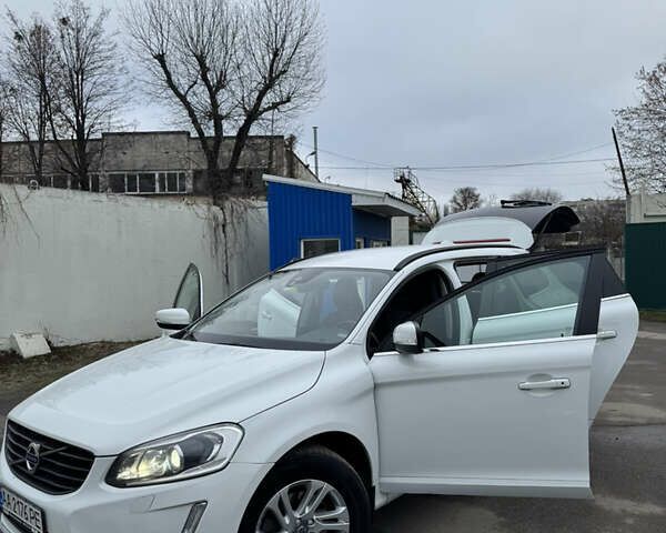 Белый Вольво ХС60, объемом двигателя 2 л и пробегом 144 тыс. км за 17000 $, фото 14 на Automoto.ua