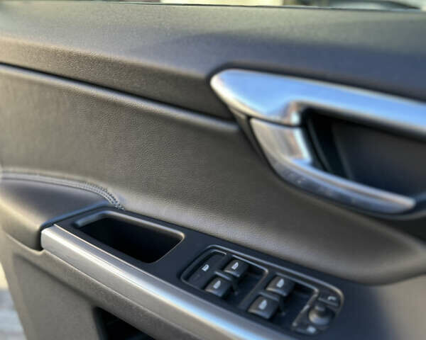 Білий Вольво ХС60, об'ємом двигуна 2 л та пробігом 247 тис. км за 19500 $, фото 9 на Automoto.ua