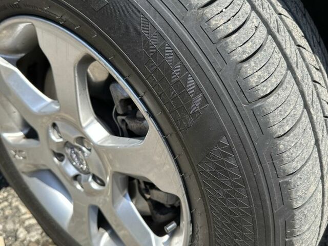 Белый Вольво ХС60, объемом двигателя 2 л и пробегом 191 тыс. км за 18800 $, фото 5 на Automoto.ua