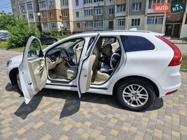 Білий Вольво ХС60, об'ємом двигуна 1.97 л та пробігом 241 тис. км за 20800 $, фото 8 на Automoto.ua